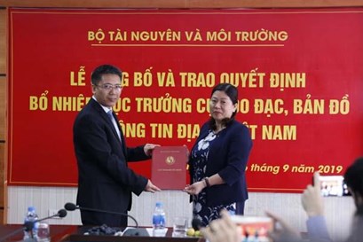 Trao Quyết định bổ nhiệm Cục trưởng Cục Đo đạc, Bản đồ và Thông tin địa lý Việt Nam